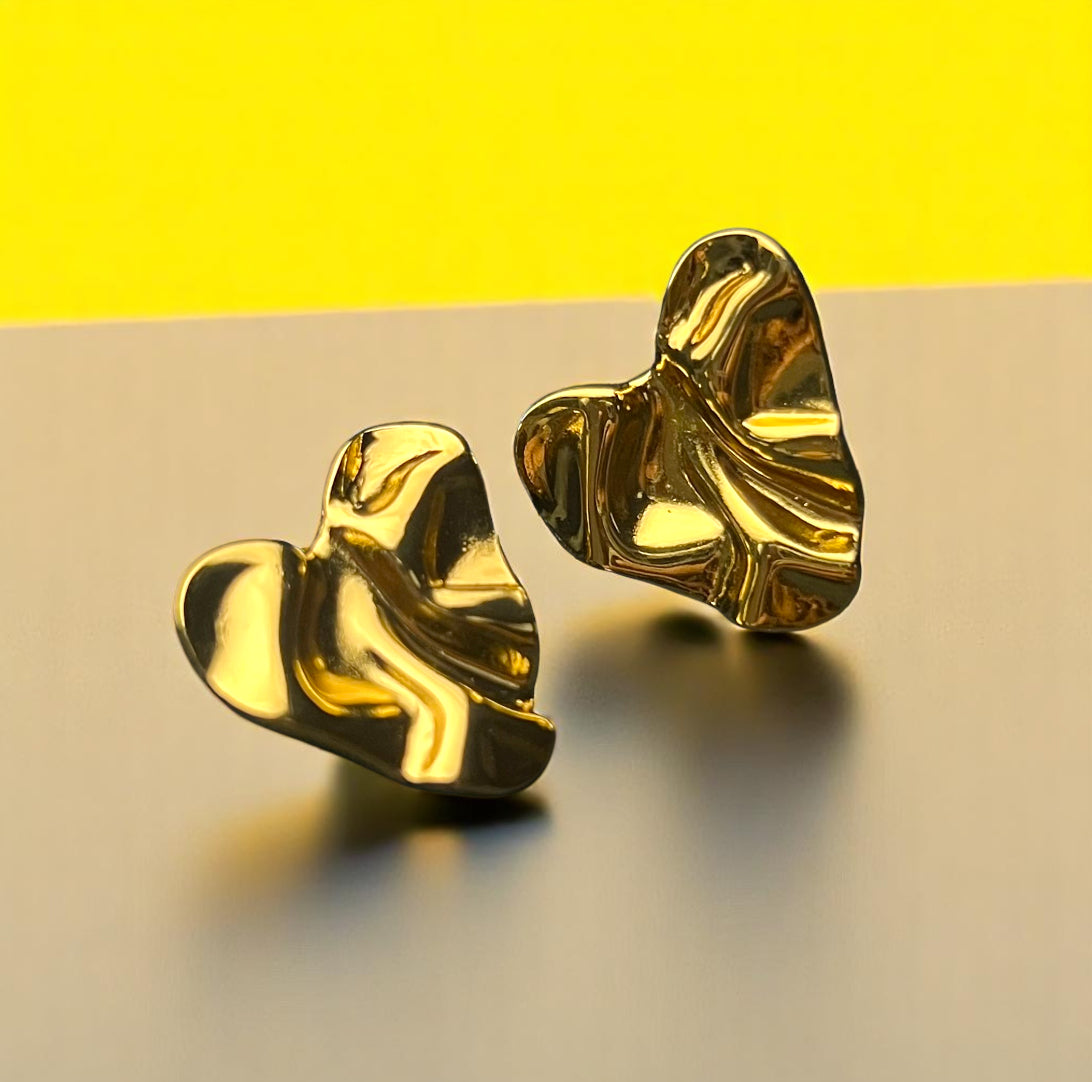 Zenvy Radiant Ripple Heart Shaped Earrings