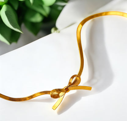 Golden Grace Bow Necklace – A Timeless Treasure